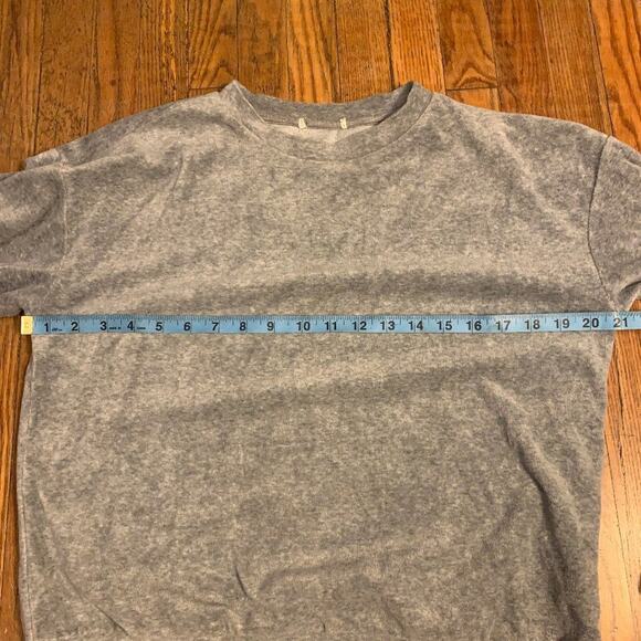 NWOT GRAY VELVET VELOURS RUCHED SLEEVE SWEATSHIRT - Picture 6 of 8